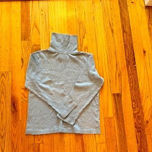 Grey Kids turtle neck. Super soft and warm. Children’s Place Size 7-8.